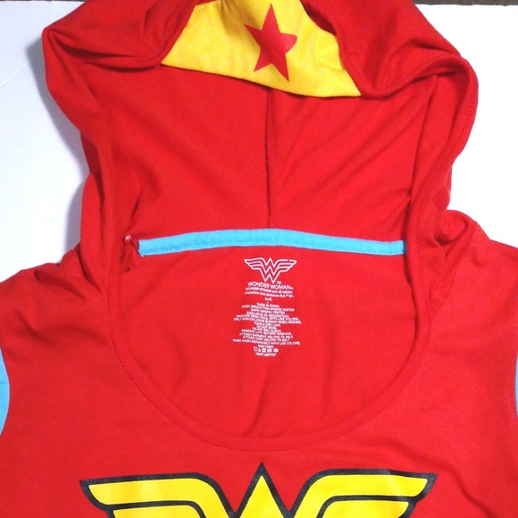 OFFICIAL LICENSED CAPED & HOODED WONDER WOMAN TEE - Picture 7 of 8